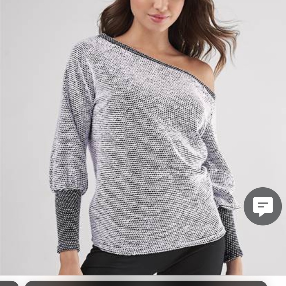 Off Shoulder knit Top